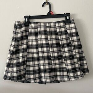 Forever 21 Large Skirt Black White Plaid high waisted skirt